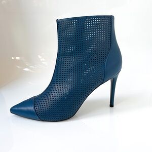 $599 Loriblu Perforated Blue Leather Ankle Boots Booties High Heel Pointy Toe 40